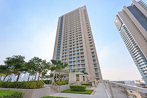 Marina Apartment w Building Pool gym Balcony