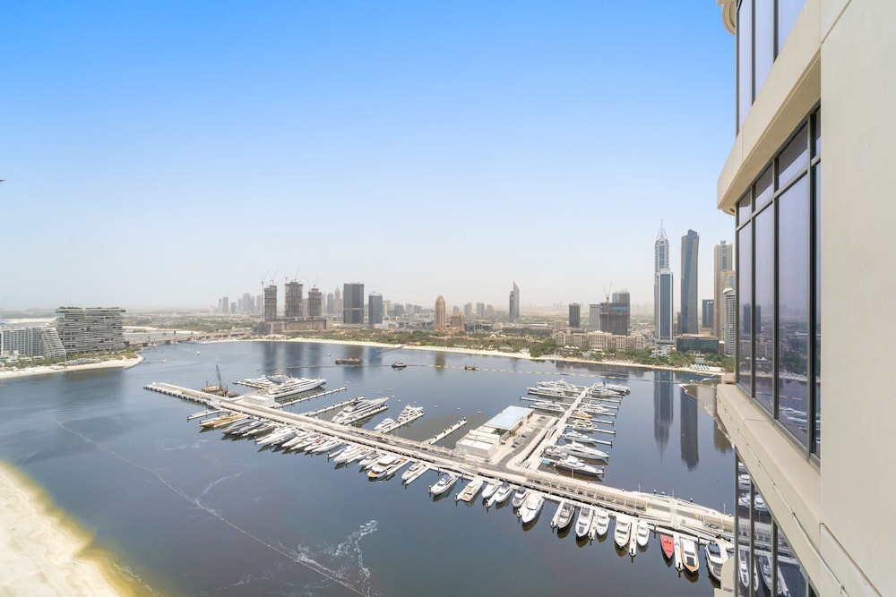 Silkhaus Spacious 2BR Marina Vista Tower Beach