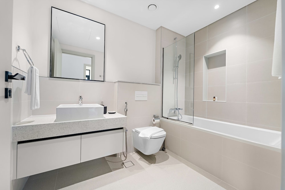 Silkhaus Spacious 2BR Marina Vista Tower Beach