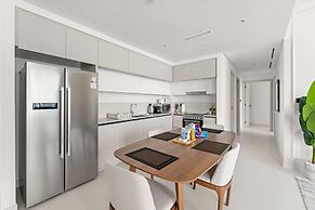 Silkhaus Spacious 2BR Marina Vista Tower Beach