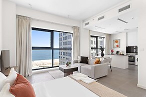 Silkhaus Chic Studio Pixel Tower Private Beach