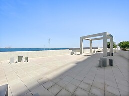 Silkhaus Chic Studio Pixel Tower Private Beach