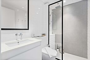 Silkhaus Chic Studio Pixel Tower Private Beach