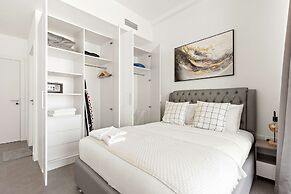 Silkhaus Chic Studio Private Beach Pixel Tower