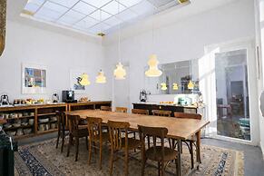 La Maison Fives