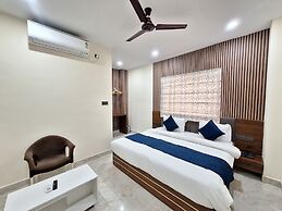 Hotel Gravity by De Tulip