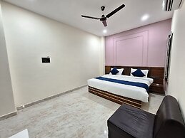 Hotel Gravity by De Tulip