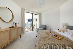 Large Apartment With sea View, Indoor Pool