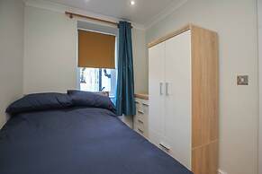 Charming Central Kingston Flat by the River