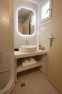 Dauti Central Suites
