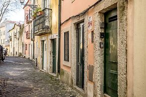 Alfama Tiny by Homing