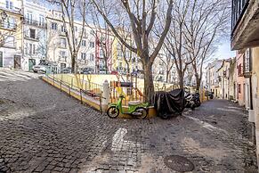 Alfama Tiny by Homing