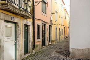 Alfama Tiny by Homing