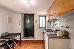 Alfama Tiny by Homing
