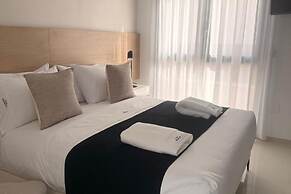 3 Bed Villa - Sleeps 6 - Private Pool - Parking