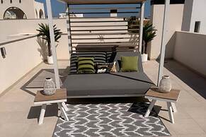 3 Bed Villa - Sleeps 6 - Private Pool - Parking