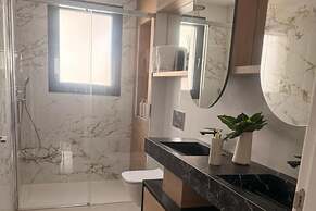 3 Bed Villa - Sleeps 6 - Private Pool - Parking
