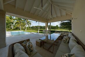 Arrecife 39 - Spacious 5BR Villa Near Beach Golf