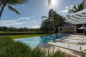 Arrecife 39 - Spacious 5BR Villa Near Beach Golf