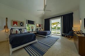 Arrecife 39 - Spacious 5BR Villa Near Beach Golf
