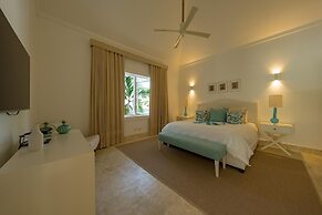 Arrecife 39 - Spacious 5BR Villa Near Beach Golf