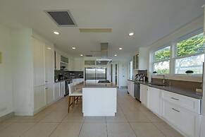 Arrecife 39 - Spacious 5BR Villa Near Beach Golf