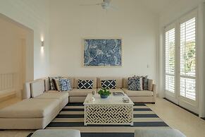 Arrecife 39 - Spacious 5BR Villa Near Beach Golf