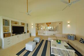 Arrecife 39 - Spacious 5BR Villa Near Beach Golf