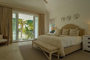 Arrecife 39 - Spacious 5BR Villa Near Beach Golf