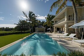 Arrecife 39 - Spacious 5BR Villa Near Beach Golf
