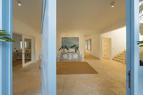 Arrecife 39 - Spacious 5BR Villa Near Beach Golf