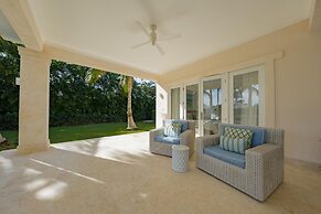 Arrecife 39 - Spacious 5BR Villa Near Beach Golf