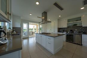 Arrecife 39 - Spacious 5BR Villa Near Beach Golf