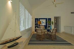Arrecife 39 - Spacious 5BR Villa Near Beach Golf
