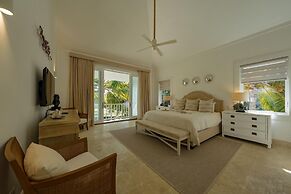 Arrecife 39 - Spacious 5BR Villa Near Beach Golf