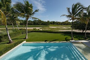 Arrecife 39 - Spacious 5BR Villa Near Beach Golf