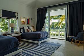 Arrecife 39 - Spacious 5BR Villa Near Beach Golf