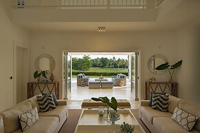 Arrecife 39 - Spacious 5BR Villa Near Beach Golf