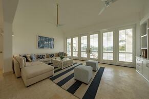 Arrecife 39 - Spacious 5BR Villa Near Beach Golf