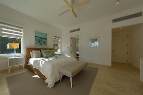 Arrecife 39 - Spacious 5BR Villa Near Beach Golf