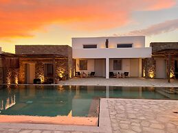 Mykonos Dot - Art Homes