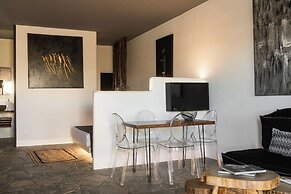 Mykonos Dot - Art Homes