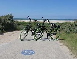 Bright Beachside Base in Burgh-haamstede