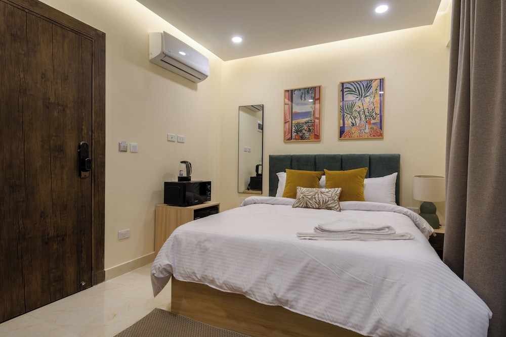 Hazel Spaces Heliopolis