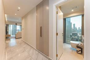 PVH - Central Park 1BR with Study Room