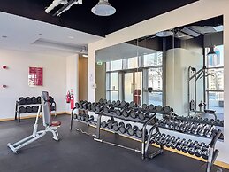 PVH - Central Park 1BR with Study Room