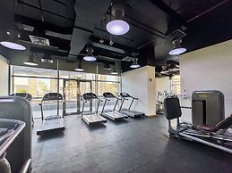 PVH - Central Park 1BR with Study Room