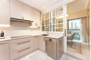 PVH - Central Park 1BR with Study Room