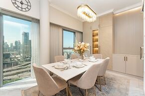 PVH - Central Park 1BR with Study Room