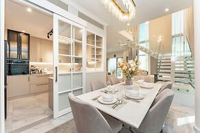 PVH - Central Park 1BR with Study Room